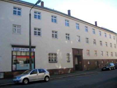 Charlottenstraße 108, 110