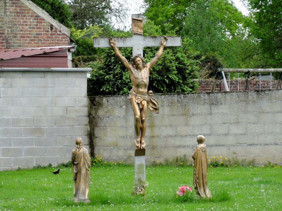 Charmes (Aisne) calvaire de l'enclos de l'église