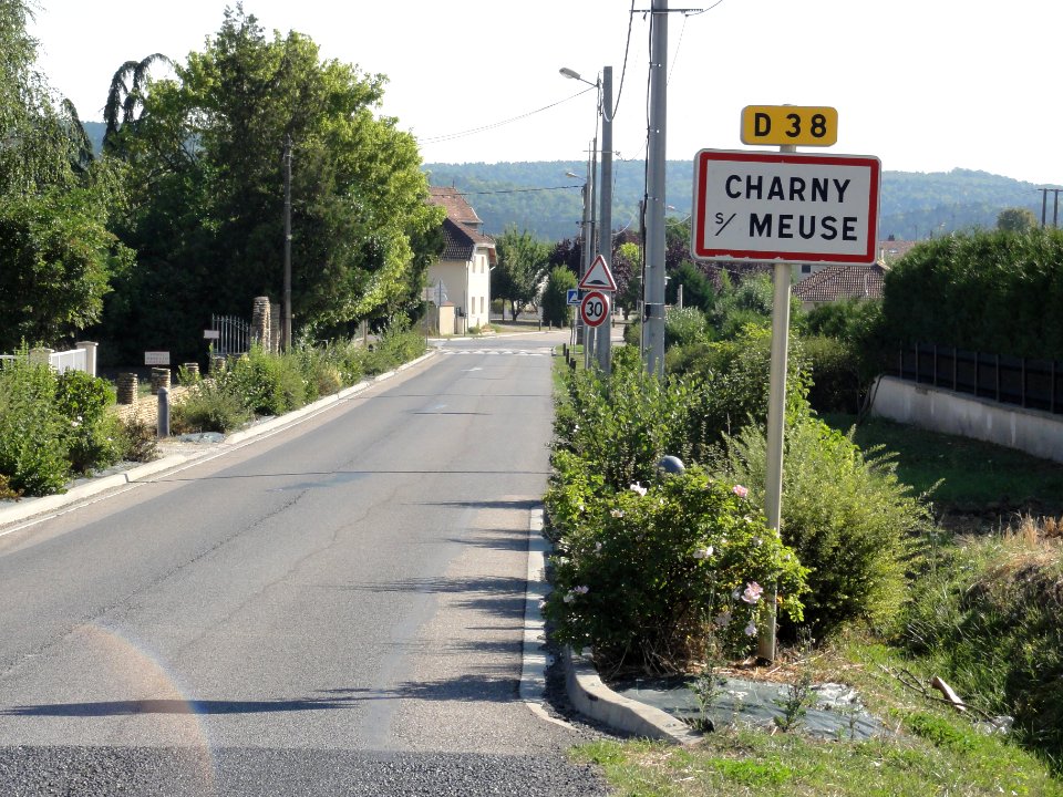 Charny-sur-Meuse (Meuse) city limit sign