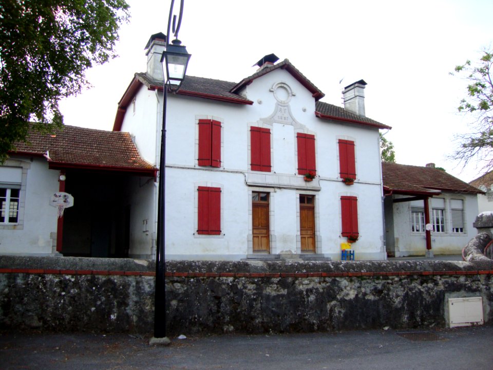 Charritte-de-Bas (Pyr-Atl, Fr) école