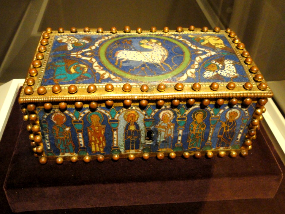 Champleve Enamel Casket, perhaps 1100-1150 AD, perhaps North German, gilded copper and enamel - Cleveland Museum of Art - DSC08540