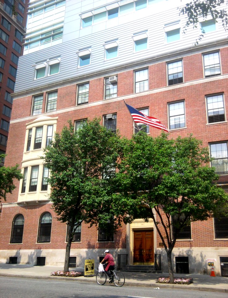 Chapin School 100 E End Av jeh