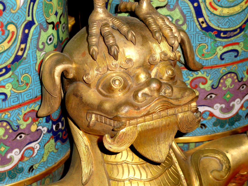 Champion Vase in the shape of two ancient quivers, detail, 18th century - Chinese Cloisonné Collection - George Walter Vincent Smith Art Museum - DSC03864