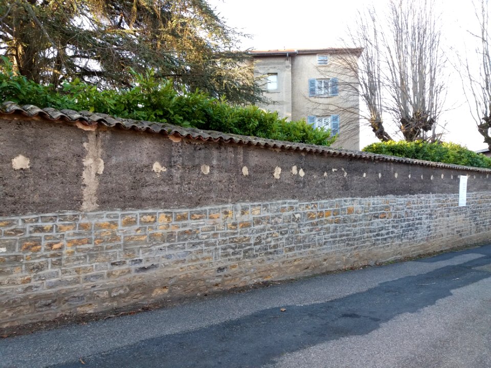 Champagne-au-Mont-d'Or - Chemin de la Voutillière - Maison à démolir