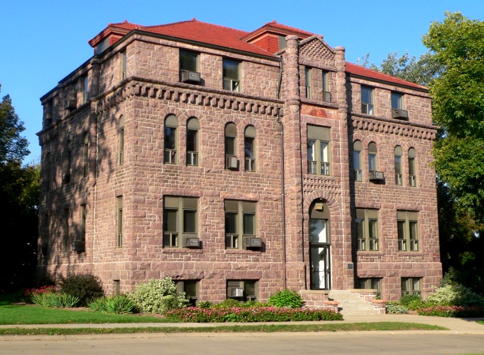 Charles City College bldg from E 1