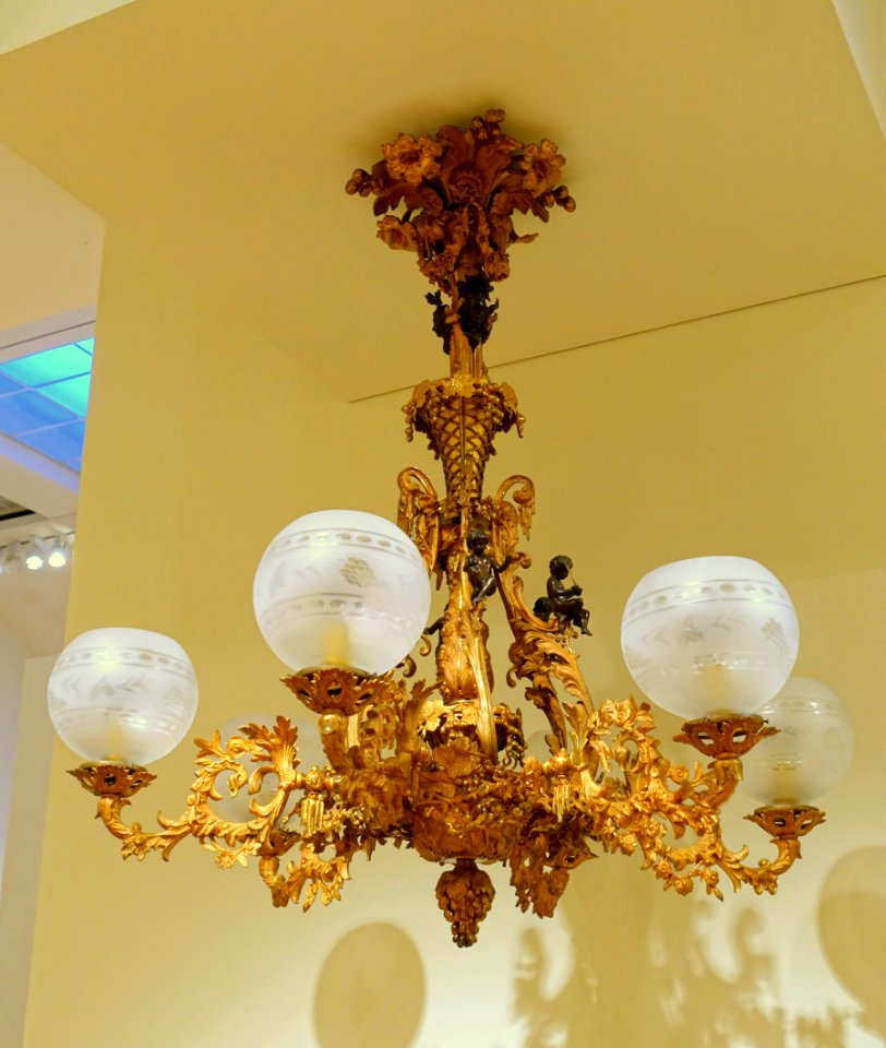 Chandelier, attributed to Henry N. Hooper & Co., Boston, 1850-1855, gilt bronze, glass - Peabody Essex Museum - DSC06850