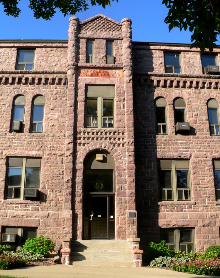 Charles City College blsg NE center 1
