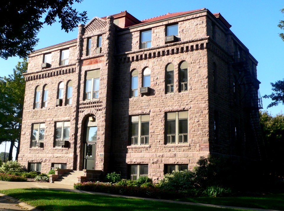 Charles City College bldg from NE 1