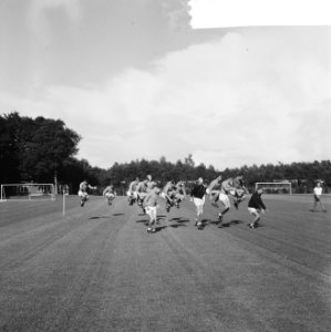 Centrale Training Zeist, springoefening, Bestanddeelnr 918-1262