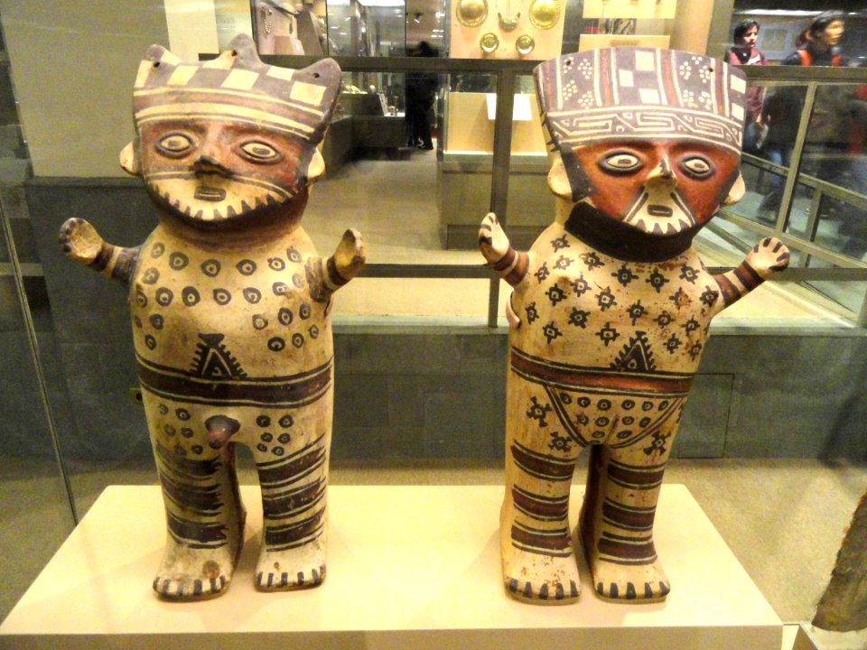 Ceramic figurines - Chancay pottery in the American Museum of Natural History - DSC06098