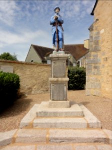 Champfleur (Sarthe) monument aux morts