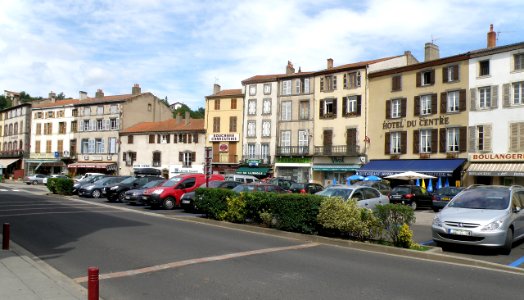 Champeix Place de la Halle2
