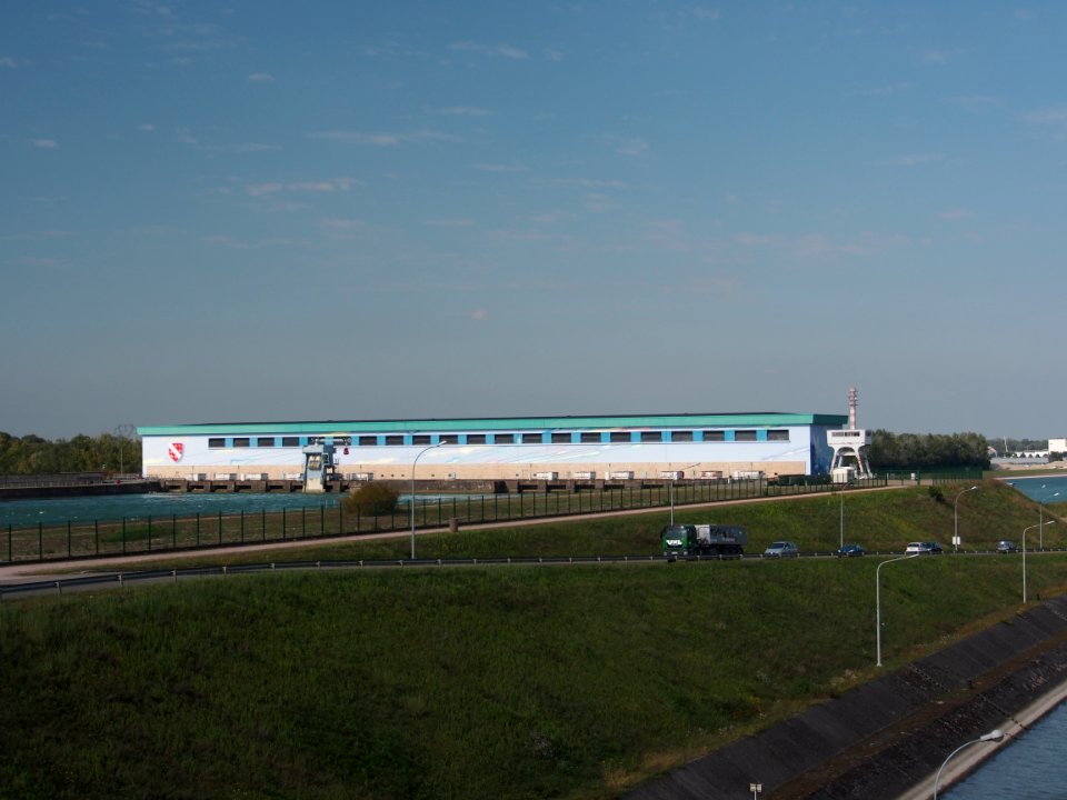 Centrale hydroélectrique, Powerplant at the Rhine river near Marckolsheim, photo 1