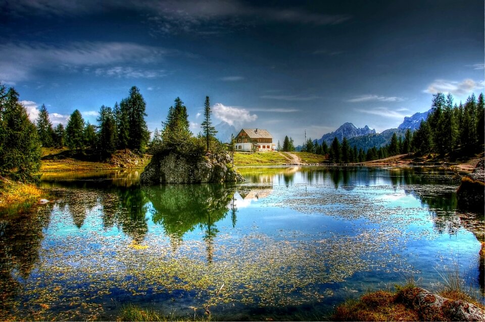 Lake alpine mountains photo