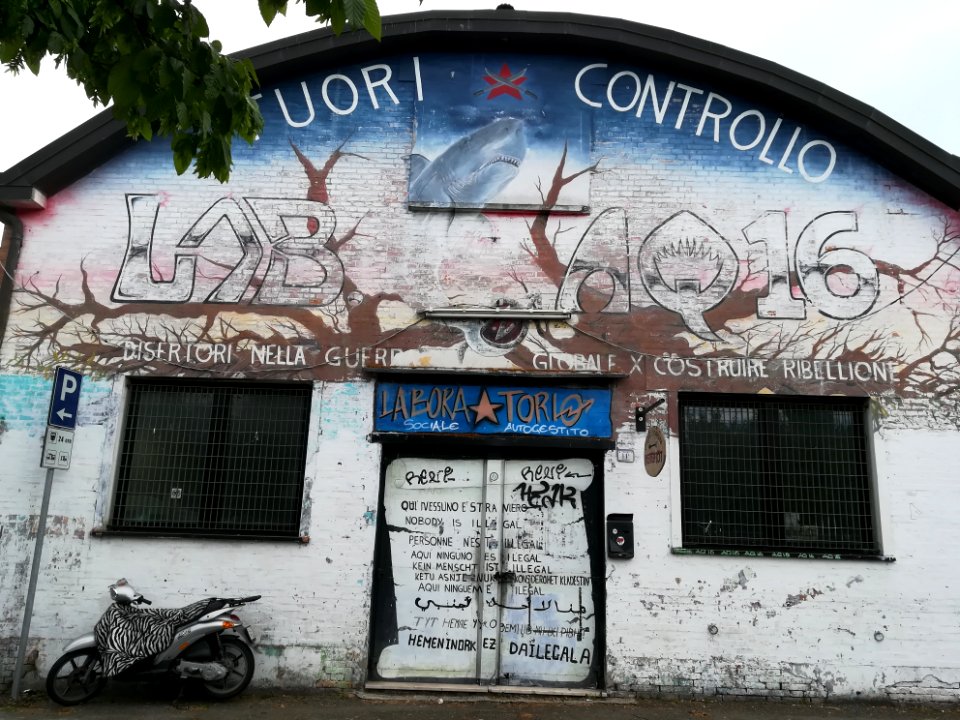 Centro sociale Reggio Emilia 19 graffiti
