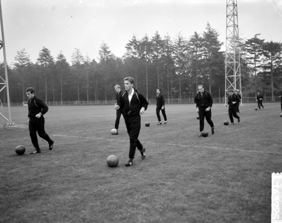 Centrale training Nederlands elftal te Zeist, Bestanddeelnr 914-3725