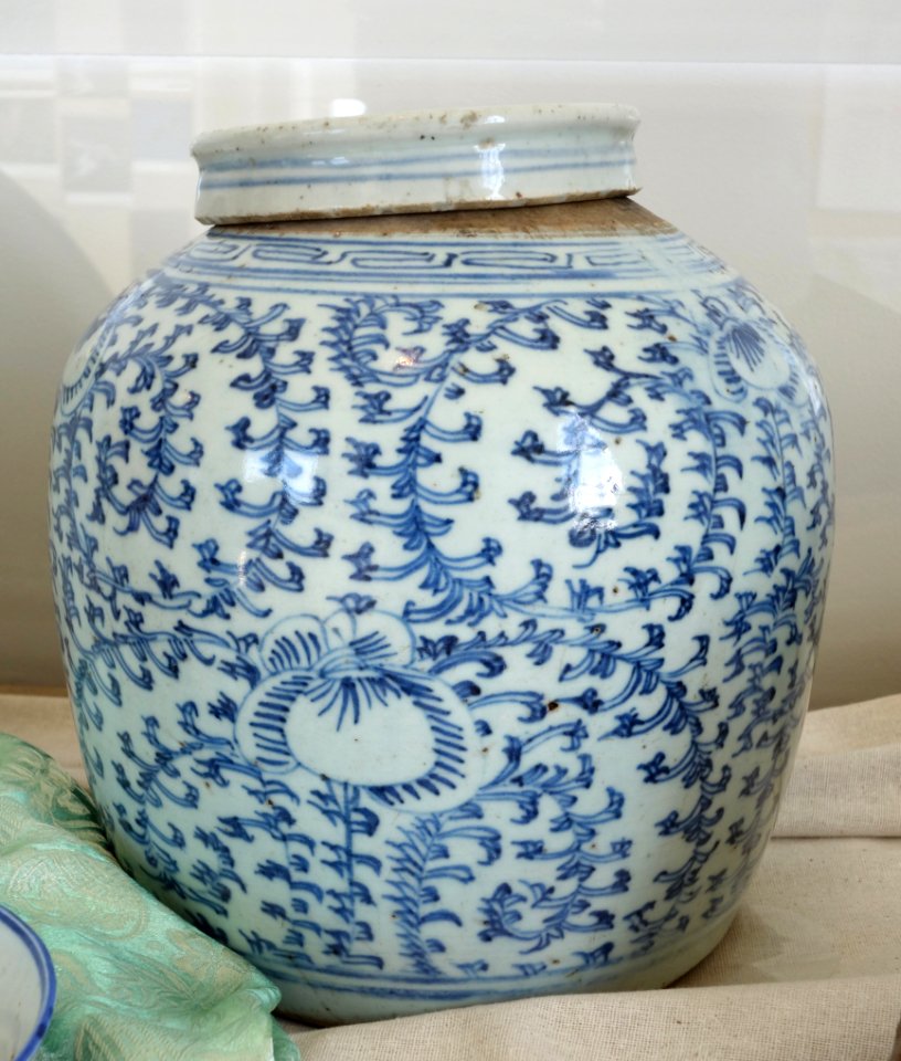 Ceramic from the wreck of The Frolic, 1850, China - Point Cabrillo Light Museum - California - DSC01948