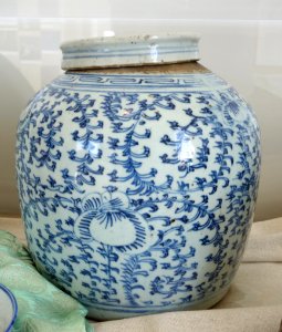 Ceramic from the wreck of The Frolic, 1850, China - Point Cabrillo Light Museum - California - DSC01948