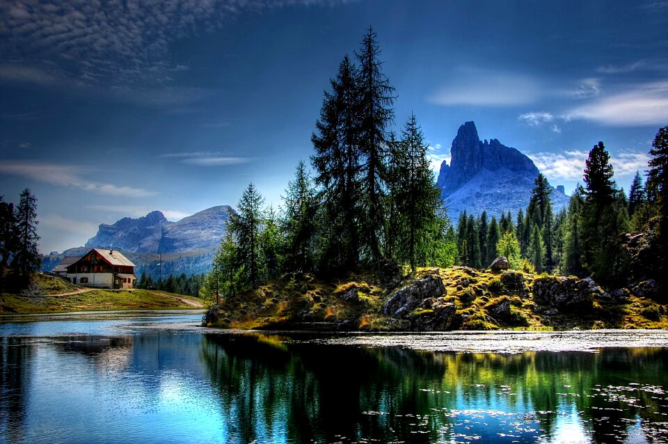 Lake alpine mountains photo