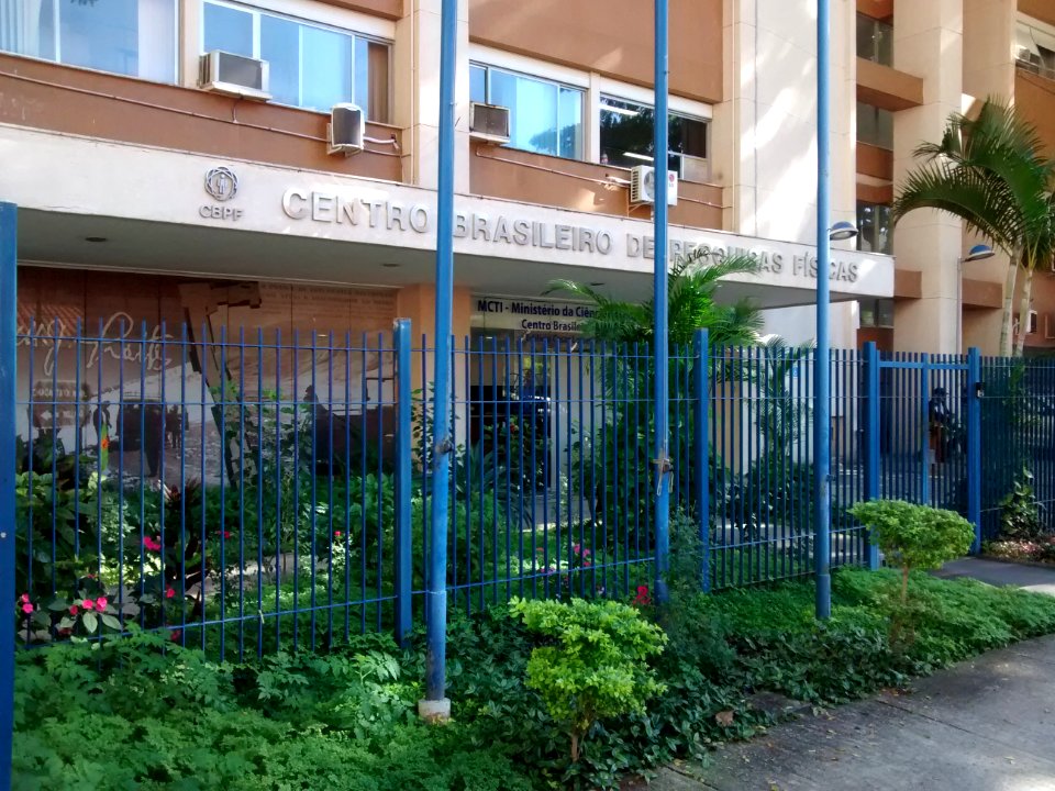 Centro Brasileiro de Pesquisas Físicas - exterior