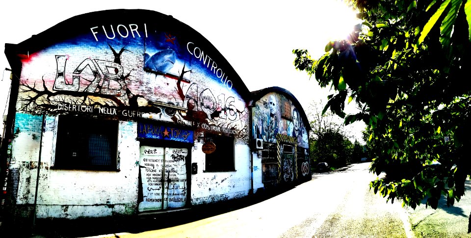 Centro sociale Reggio Emilia 17 graffiti