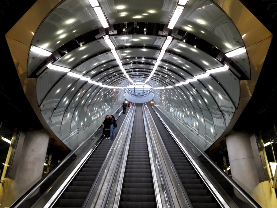 Centrum Nauki Kopernik metro station 03