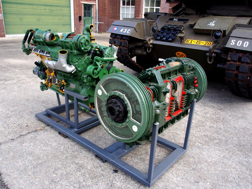 Centurion tank engine and transmission pic2