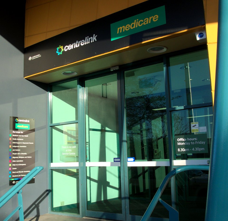 Centrelink-entrance-Burnie-20160802-001