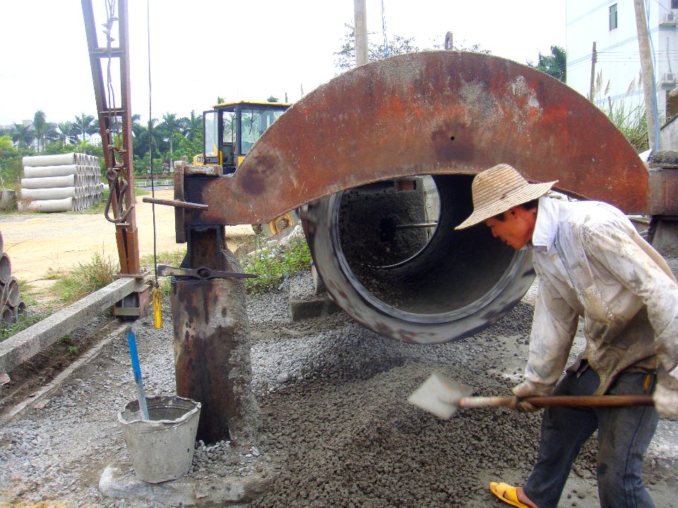 Centrifugal casting of concrete pipes - 09
