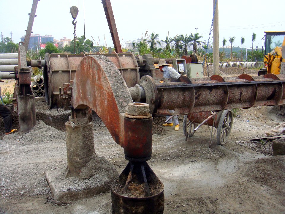 Centrifugal casting of concrete pipes - 05