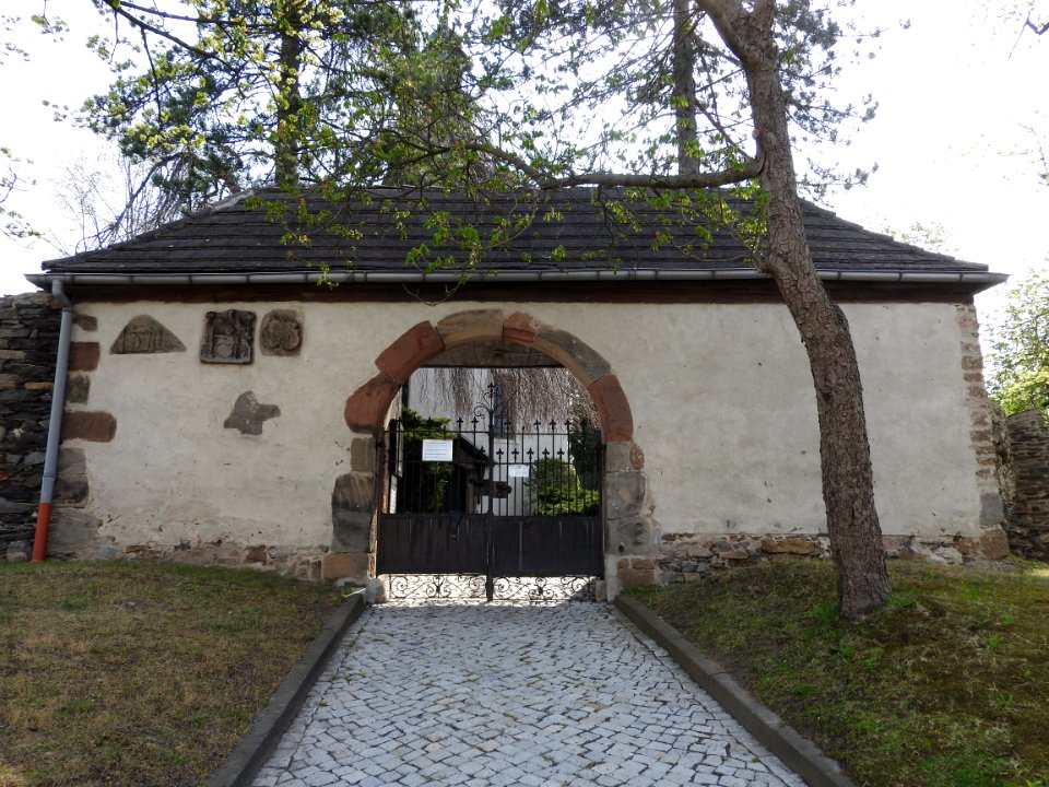 Cemetery Triptis 02