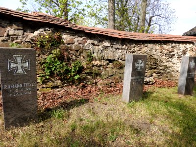 Cemetery Triptis 08