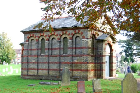 Cemetery Chapel, Highland Road, Eastney, Portsmouth (October 2017) (1)