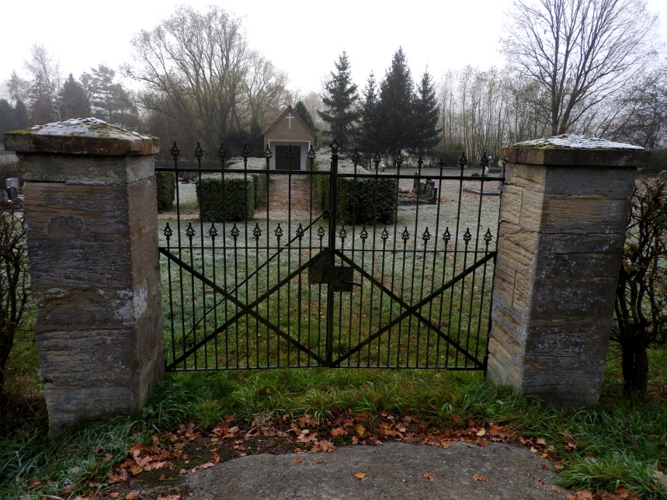 Cemetery Walpernhain 2