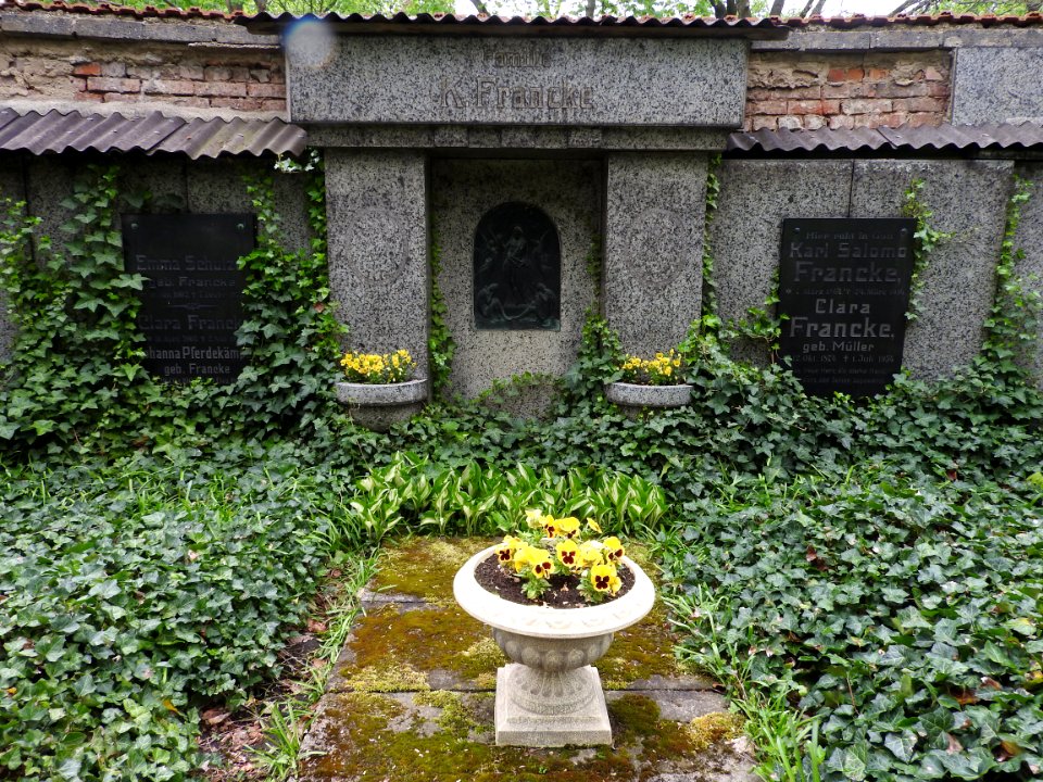 Cemetery Weida 38