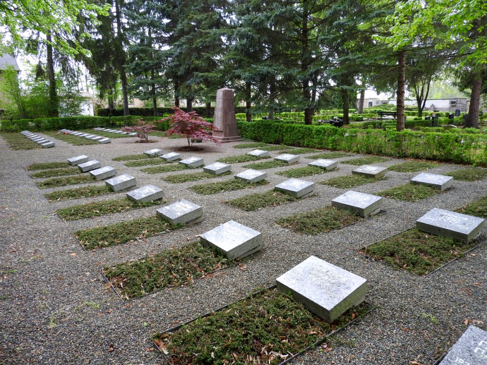 Cemetery Weida 22