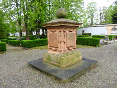 Cemetery Weida 12