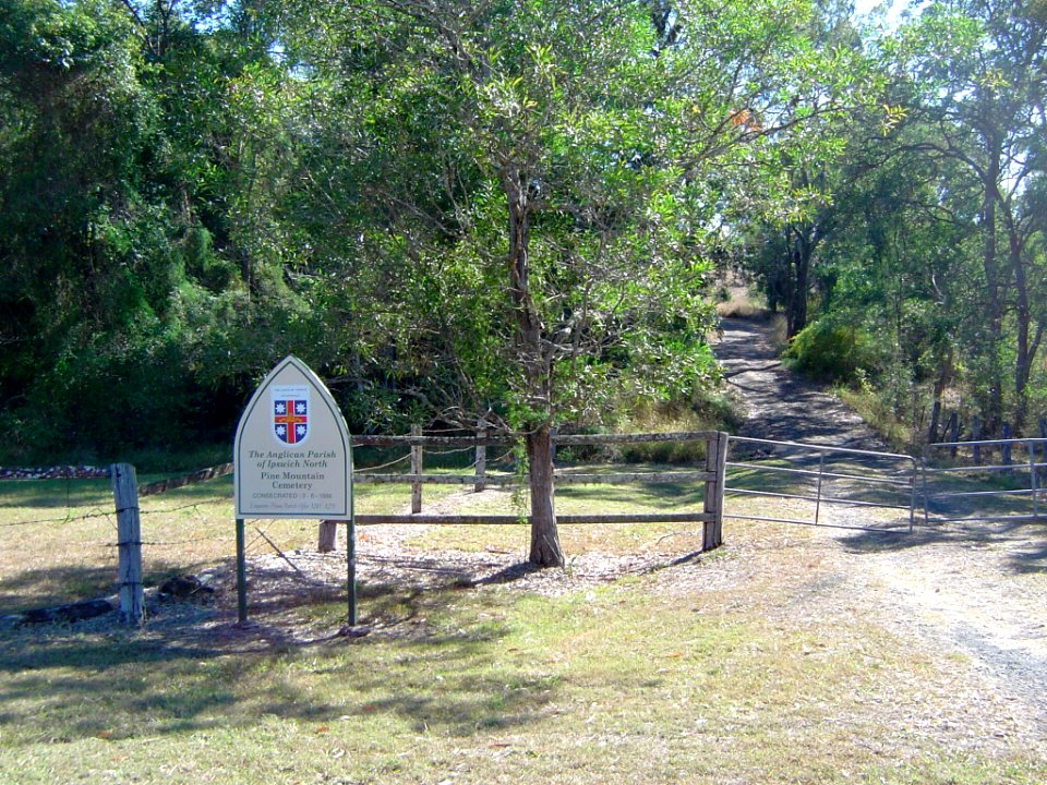Cemetery entrance Pine Mountain
