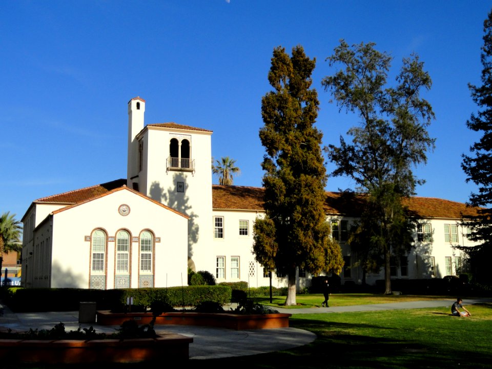 Central Classroom Building (San José State University) - DSC03921