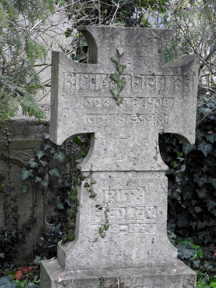 Cemetery Thalbürgel 04