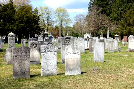 Cemetery at Avon Congregational Church - Avon, CT - DSC02228