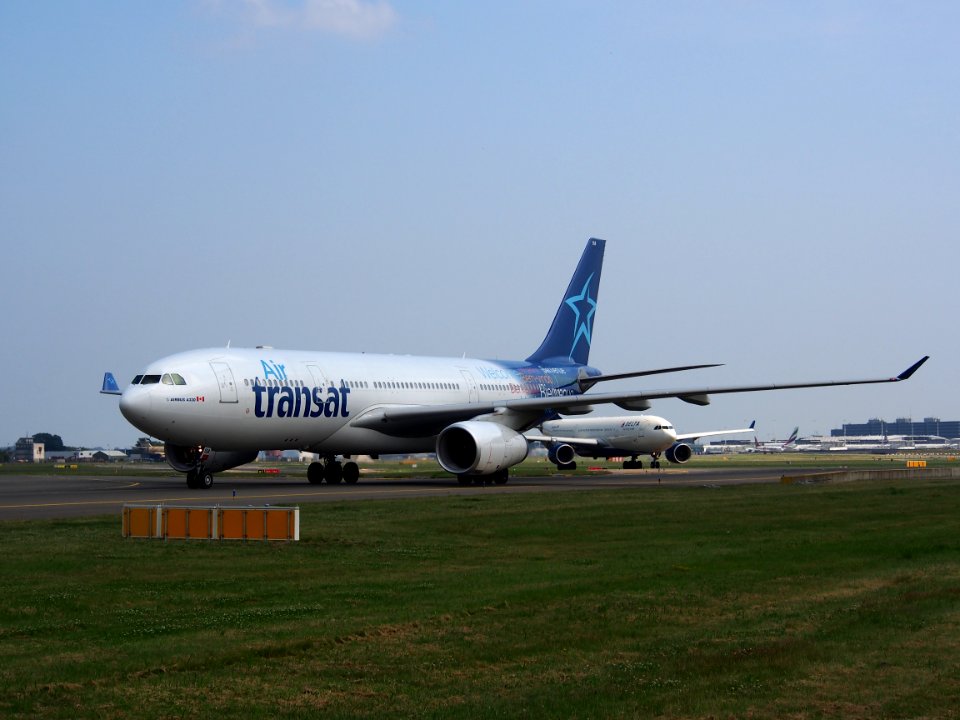C-GTSN Air Transat Airbus A330-243 - cn 369 pic3