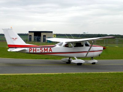 Cessna F172H PH-SMA Lelystad (LEY - EHLE), The Netherlands, 29 October 2004