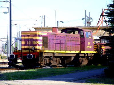 CFL 851 Left