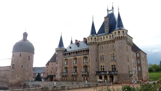 Château de La Clayette - Vu depuis le pont-levis