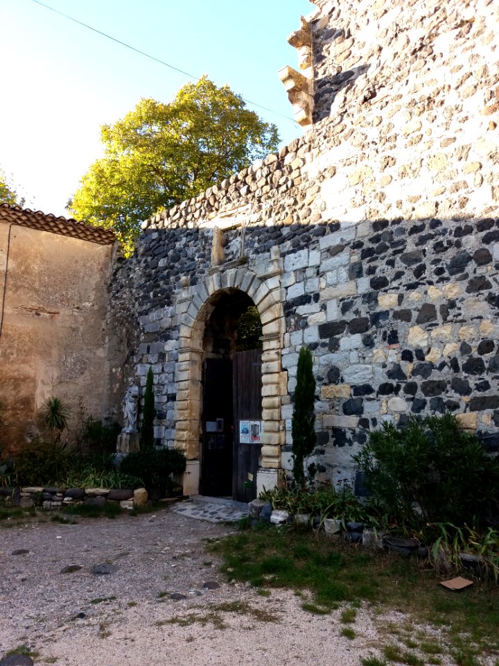 Château d'Alba-la-Romaine - Porte d'entrée