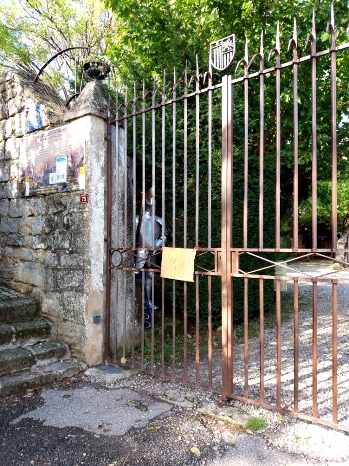 Château de Montréal (Ardèche) - Portail