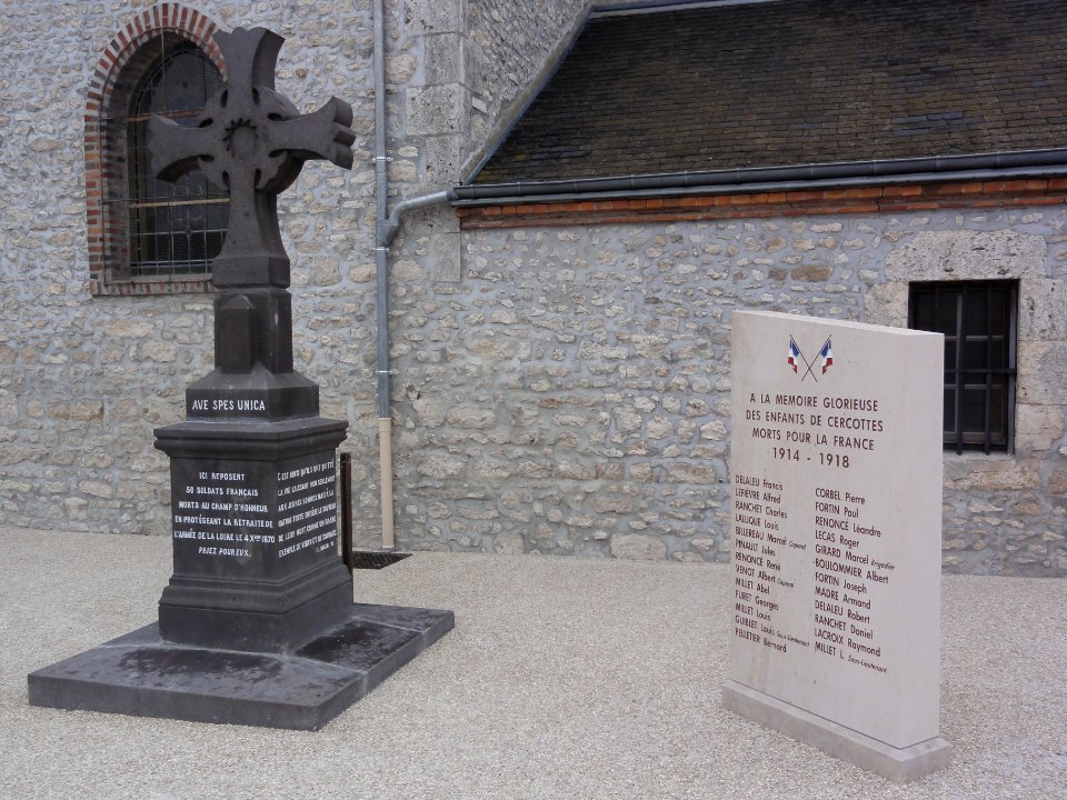 Cercottes (Loiret) Monument aux morts