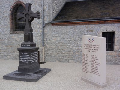 Cercottes (Loiret) Monument aux morts