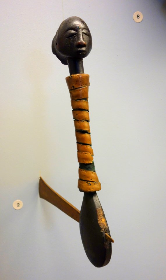 Ceremonial hatchet (Shaba) - Luba - Royal Museum for Central Africa - DSC06114